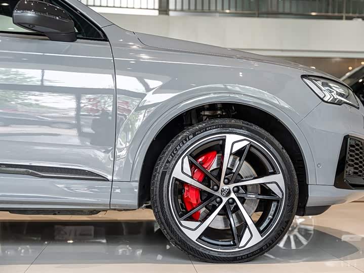 Audi SQ7 2024 4.0 TFSI — фото 5