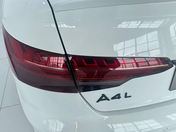 Audi A4L 2023 40 TFSI quattro — фото 18