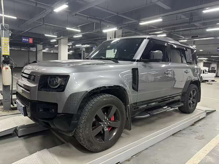 Land Rover Defender — фото 1