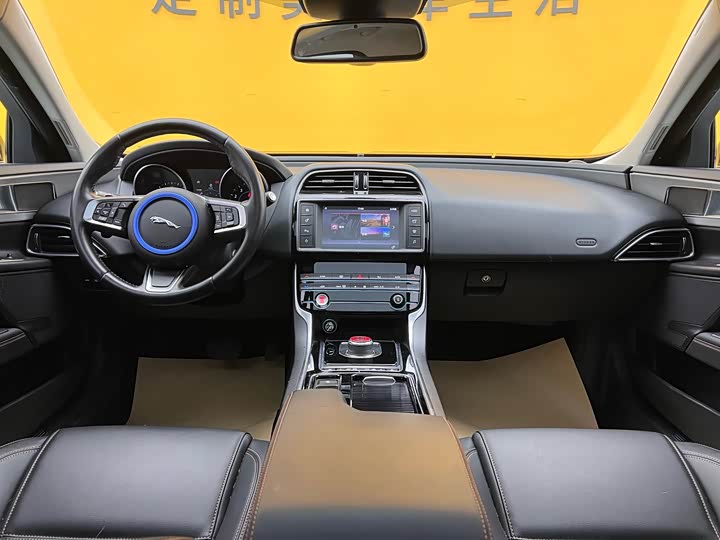 Jaguar XEL 2018 2.0 T 200 PS — фото 10