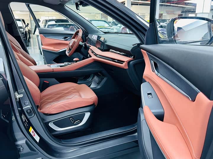 Changan CS75 PLUS 2023 2.0 T ATPremium — фото 8