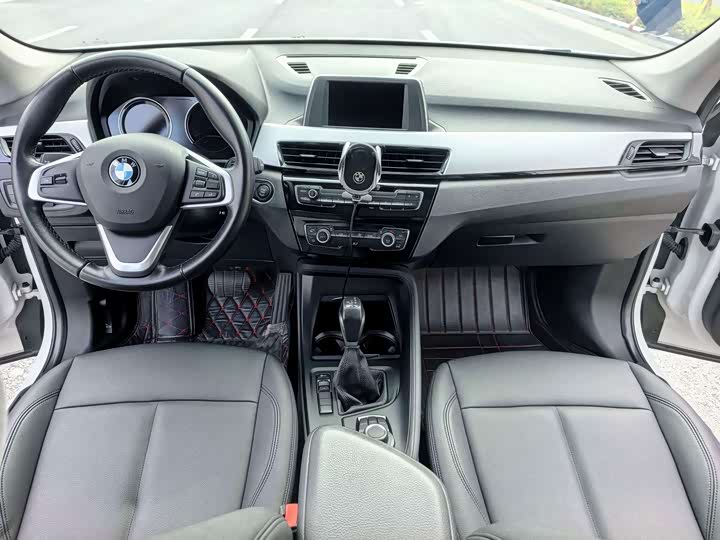 BMW X1 2019 s Drive 20 Li Leading — фото 6