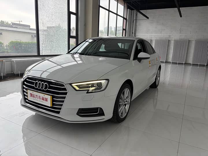 Audi A3 2019 Limousine 35 TFSI V — фото 1