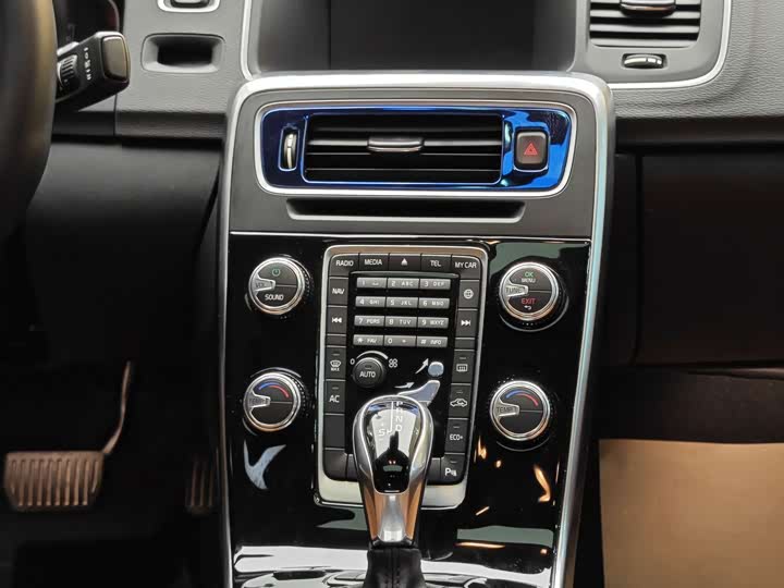 Volvo S60 2018 S 60 L T 3 — фото 18
