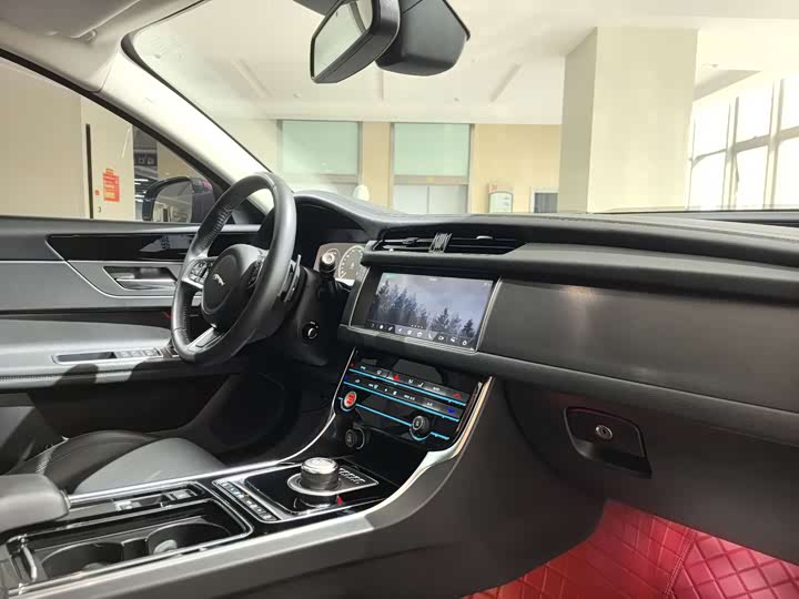 Jaguar XFL 2020 XFL 2.0 T P 200 2 WD — фото 15