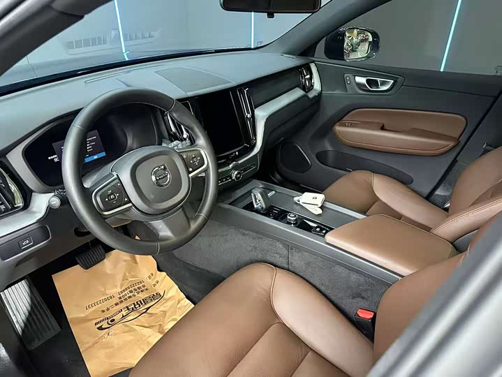 Volvo XC60 2024 B 5 4 WD — фото 11