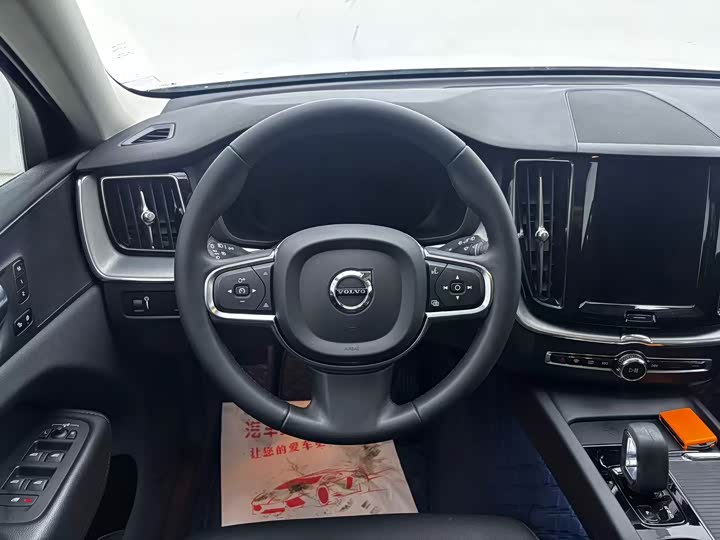 Volvo XC60 2022 B 5 4 WD — фото 13