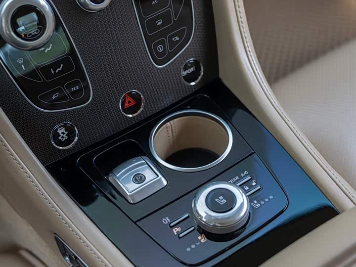 Aston Martin Rapide 2017 6.0 L S — фото 14