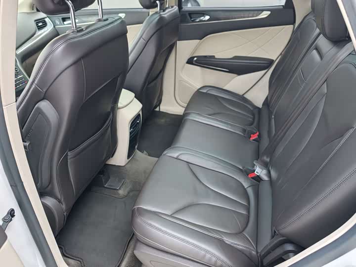 Lincoln MKC 2017 2.0 T 4 WD — фото 10