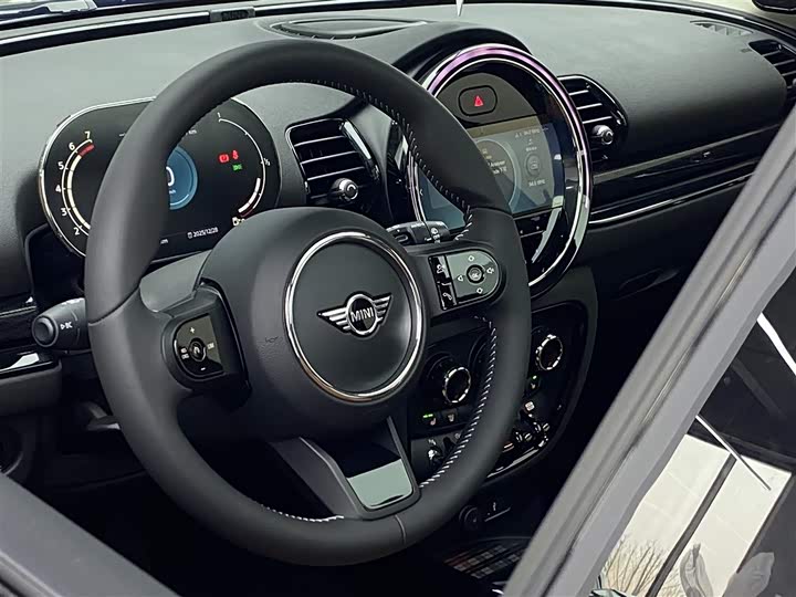 MINI Clubman — фото 7