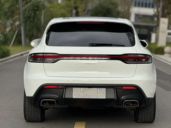 Porsche Macan 2022 Macan 2.0 T — фото 12