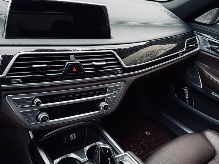 BMW 7-Series 2018 730 Li Leading M — фото 30