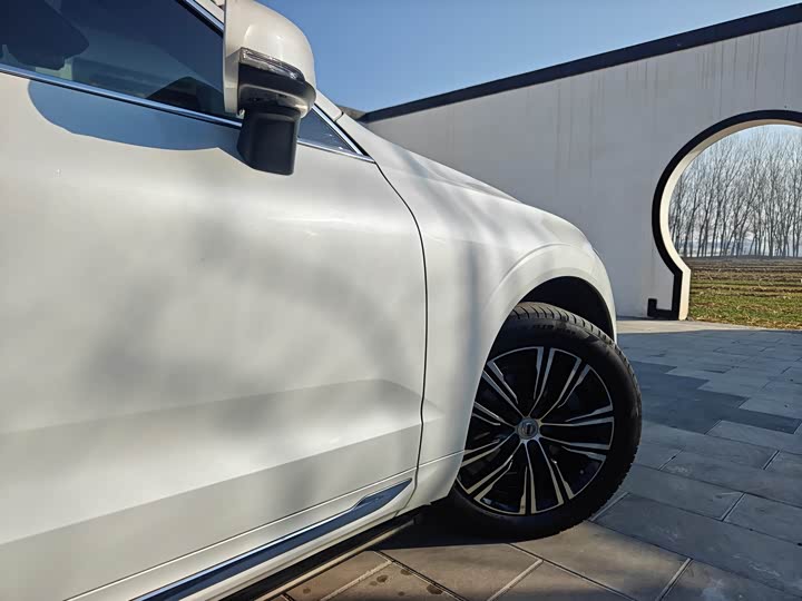 Volvo XC60 2022 B 5 4 WD — фото 25