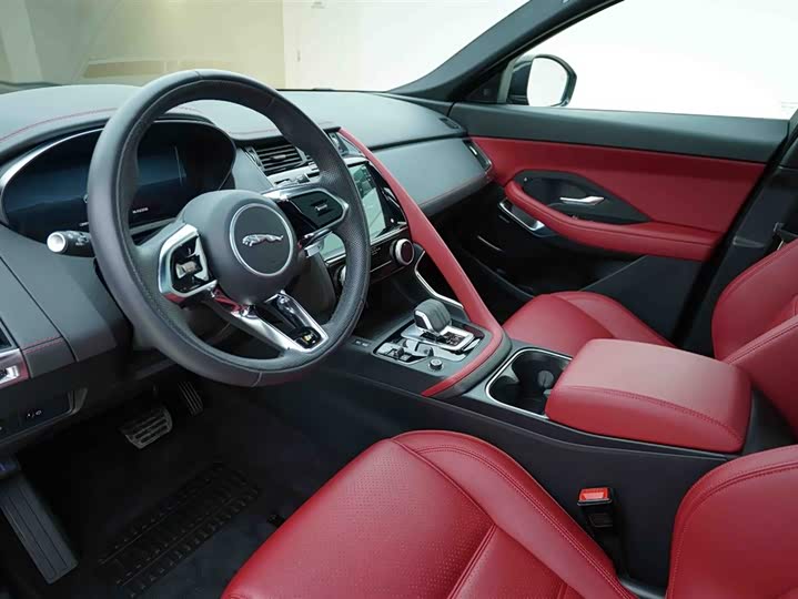 Jaguar E-PACE 2024 R-DYNAMIC S — фото 10