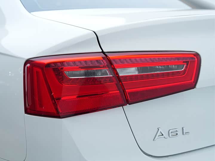 Audi A6L 2014 30 FSI Comfort — фото 11