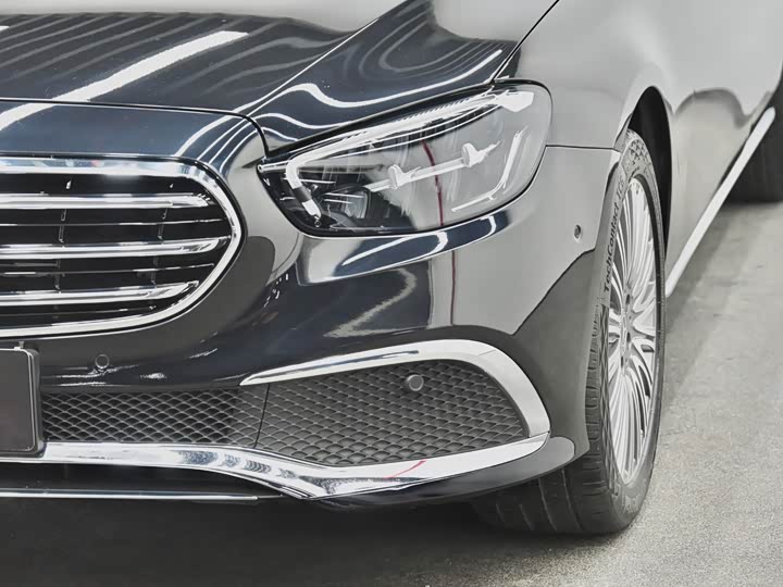Mercedes-Benz E-Class 2022 E 300 L Luxury — фото 31