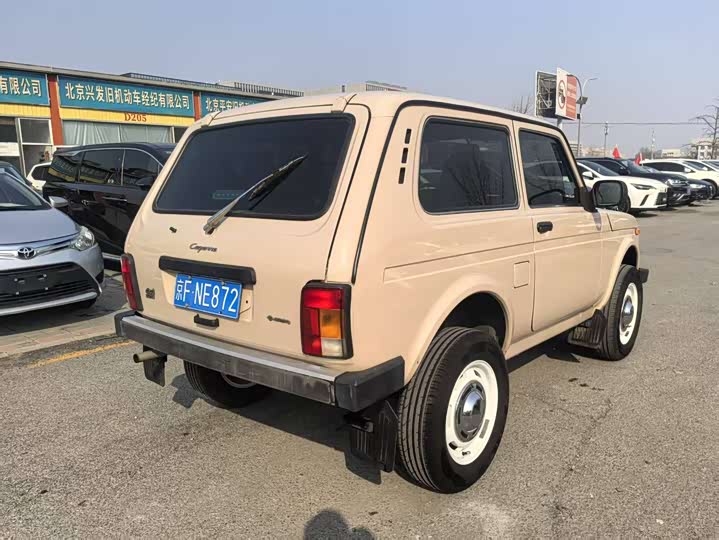 Lada NIVA 2017 1.7 L MT — фото 8