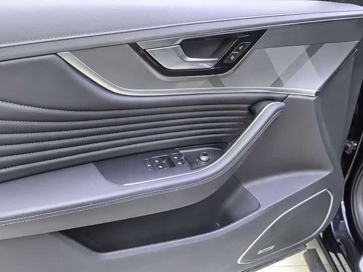 Hongqi HS5 2023 2.0 T Pro — фото 8