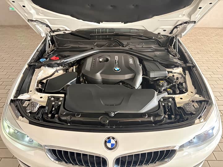 BMW 3-Series 2016 320i — фото 7