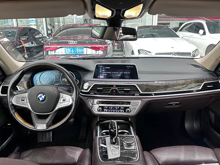 BMW 7 Series 730Li люкс — фото 6