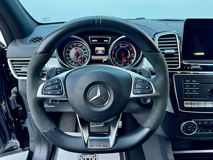 Mercedes-Benz GLE 2015 AMG GLE 63 S 4 MATIC — фото 12