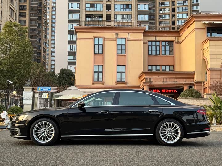 Audi A8 2022 A 8 L 50 TFSI quattro Comfort — фото 16