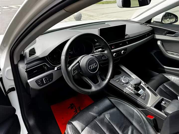 Audi A4L 2017 40 TFSI — фото 4