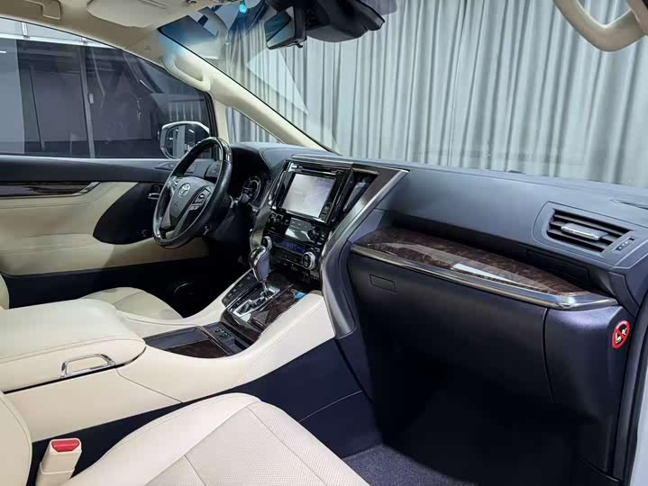 Toyota Vellfire — фото 7