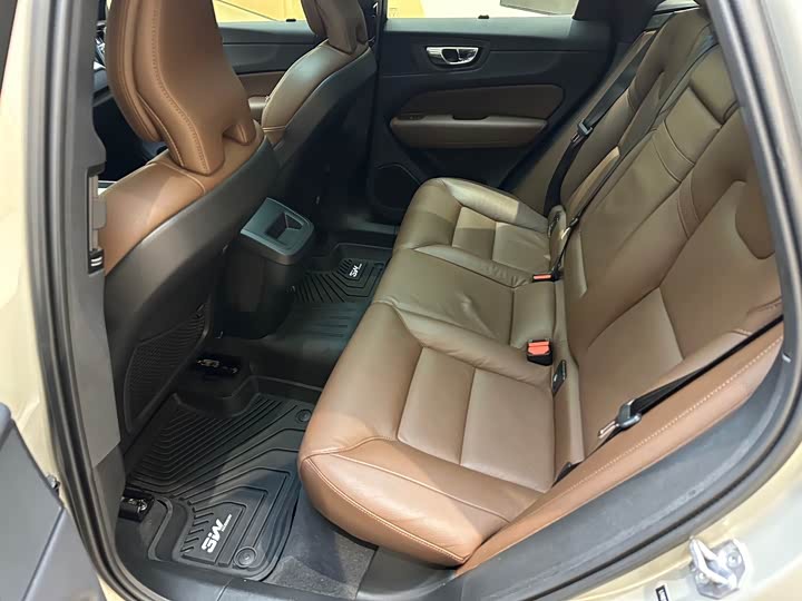 Volvo XC60 2020 T 5 4 WD — фото 6