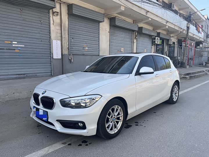 BMW 1-Series 2018 118i Leading — фото 1