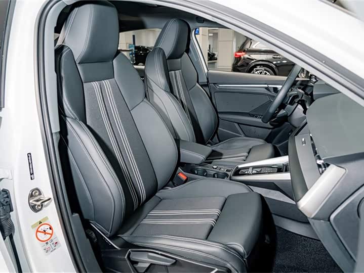 Audi A3 2024 A 3 L Limousine 35 TFSI Sport — фото 18