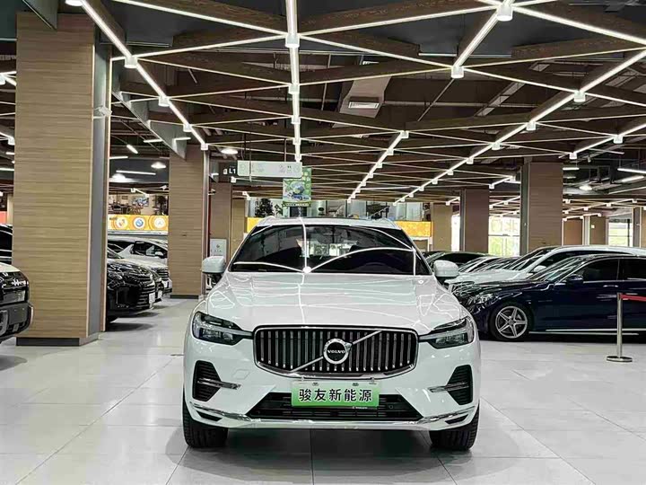 Volvo XC60 Hybrid 2025 Hybrid 4 WD — фото 3