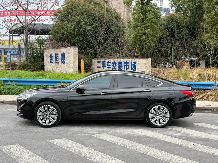 Hongqi H5 2022 1.5 T DCT — фото 3