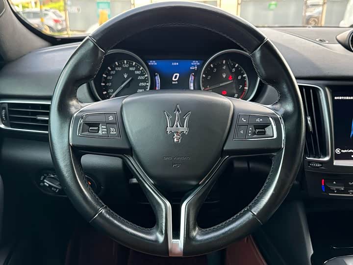 Maserati Levante 2018 3.0 T — фото 21