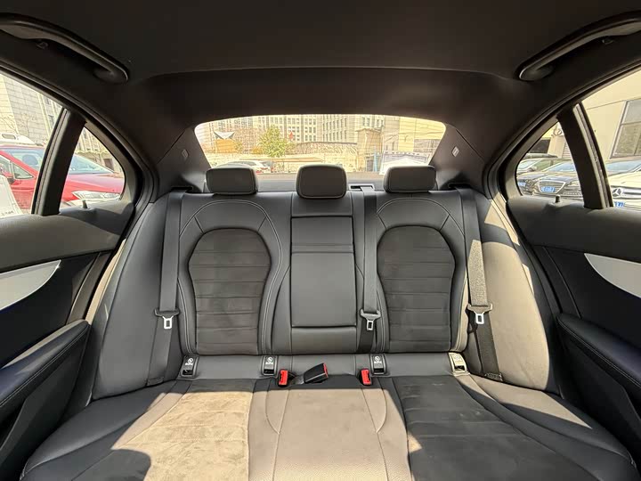 Mercedes-Benz C-Class C 260 — фото 11