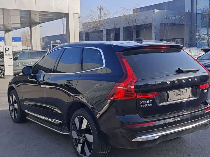 Volvo XC60 Hybrid 2025 Hybrid 4 WD — фото 6