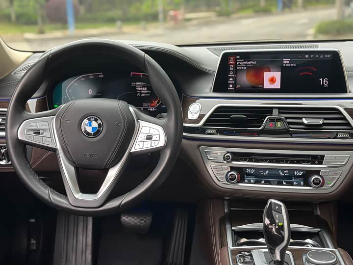 BMW 7-Series 2019 730 Li — фото 7