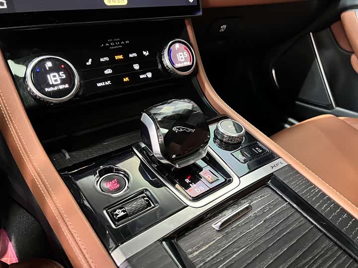 Jaguar XFL 2022 XFL 2.0 T P 250 2 WD — фото 7