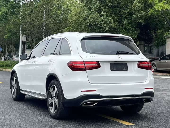 Mercedes-Benz GLC 2017 GLC 260 4 MATIC Luxury — фото 4