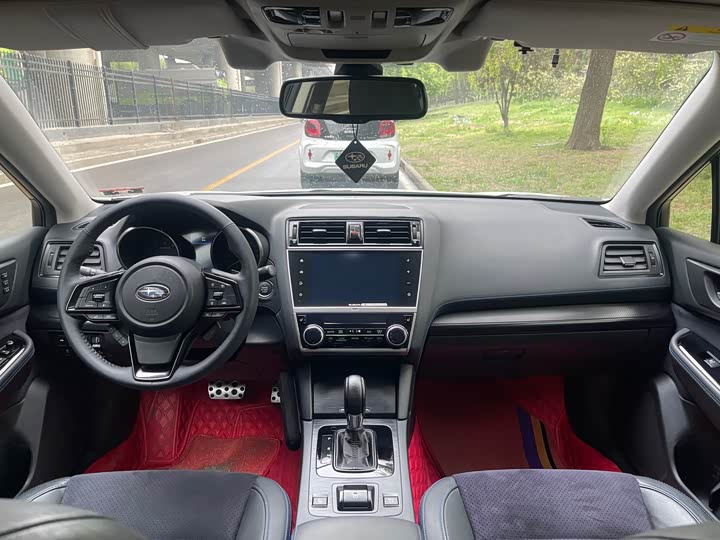 Subaru Legacy — фото 4