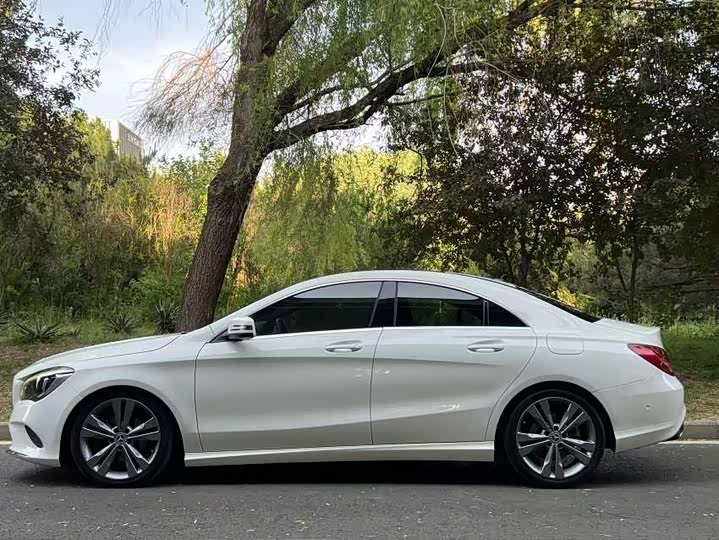 Mercedes-Benz CLA 2018 CLA 200 — фото 3