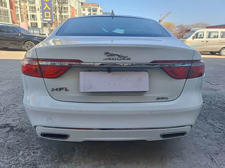 Jaguar XFL 2017 XFL 2.0 T 200 PS — фото 3