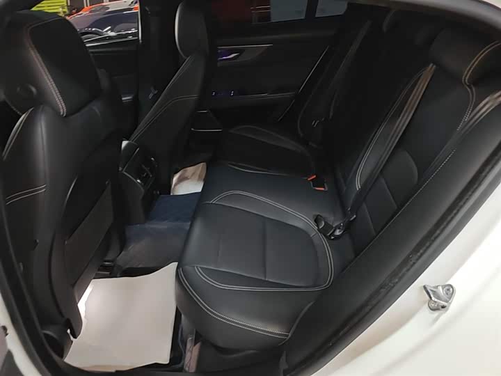 Jaguar XEL 2020 2.0 T 200 PS R-DYNAMIC — фото 17