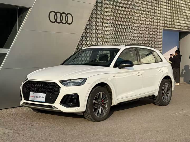 Audi Q5L 2024 40 TFSI — фото 1