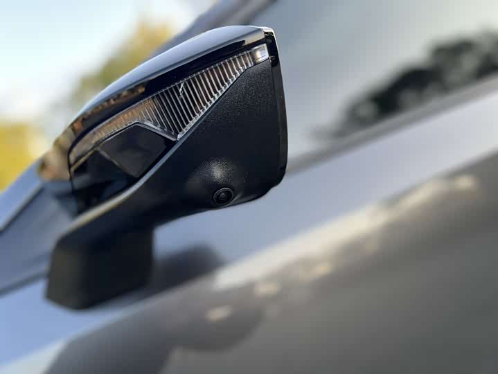 Changan UNI-V 2024 1.5 T Premium — фото 8