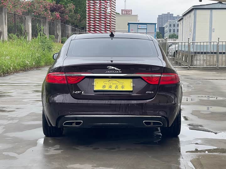 Jaguar XFL 2018 XFL 2.0 T 250 PS — фото 8