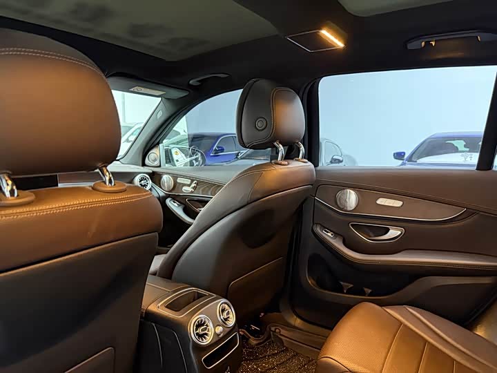 Mercedes-Benz GLC 260 L 4MATIC люкс — фото 9