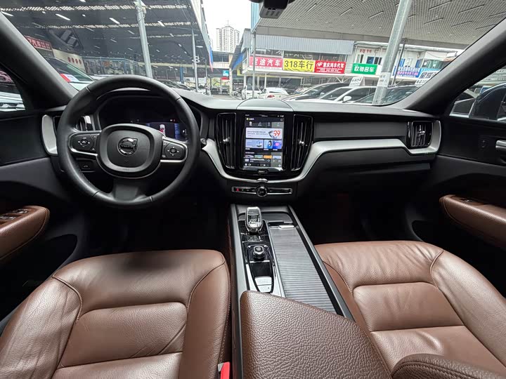 Volvo XC60 2022 B 5 4 WD — фото 20
