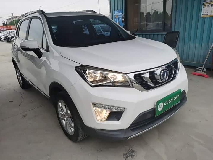 Changan CS15 2016 1.5 L AT — фото 4