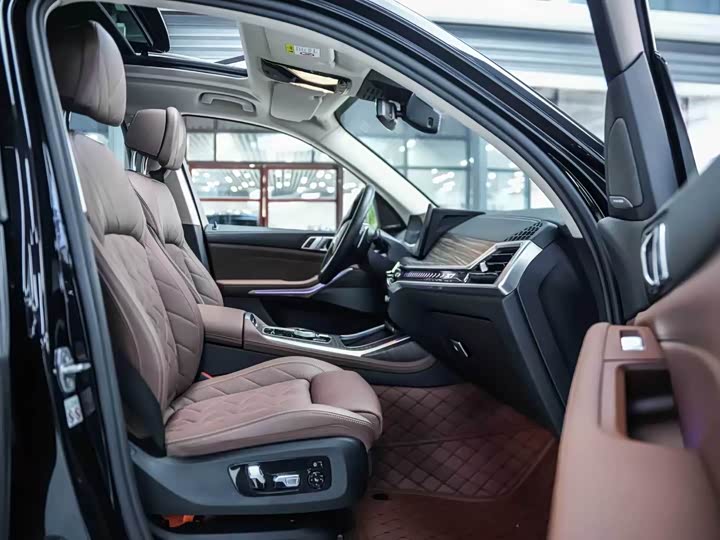 BMW X7 2023 x Drive 40i Leading — фото 9